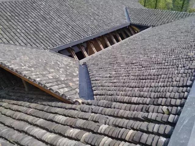 青瓦灰墻，高瓴飛檐，處處消磨時(shí)光